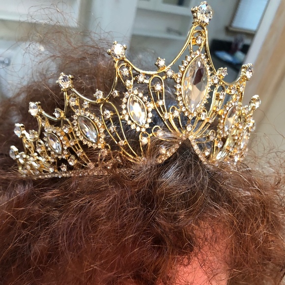 Wedding Crown Tiara - Picture 12 of 16